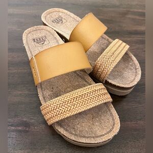 Reef Vista Hi Woman’s Platform Slide Sandals Natural Braid Size 8
